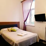 Apartament I *
